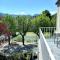 WOLKE, kleines Apartment mit Balkon am Fluss, Zentrum