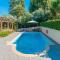 Blue Coast Suites - Seaside Retreat with Pool in Exclusive Kommeno