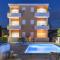 M&B Green Oasis with pool and jacuzzi