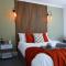 The Court Yard Apartment - Fantastic location!