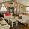 Apartment St James