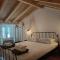 Apartments and rooms with parking space Komiza, Vis - 24523