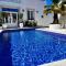 The Palm Tree House Alentejo Private swimming pool 6 suites Iconic Palm tree