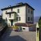 Il Palazzo apartment with a view of the lake and nature