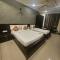Prime Hotel Addore Palácée - Near Mumbai Airport , Visa Consultant , Jio World Convention Centre BKC