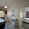 Nikos Studios Apts & Suites