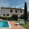 Modern Farmhouse in Pienza with Pool