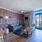 Large New York Style 1-Bed with Incredible Views