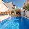 Apartmant Shine Luxury Privat Pool & Jacuzzi