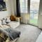 Stylish Marina Apartment with Stunning Views