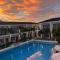 Holabay Resort