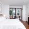 Back-Bay Upscale Central Condo Rooftop & Parking