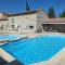 Charmant studio avec piscine