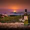 Aurelius -Superior sea, bay & mountain view apt