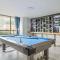 2 bedroom with pool table, 1 block from Lleras park, p8