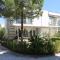 Artino 3BR Villa, pool and sport access - Perla Resort