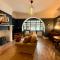 Luxury Garden Flat by the Sea, Captains Quarters