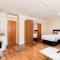 Warm Apartments in Queensway