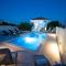 Holiday Home Tika's Blue With Private Pool