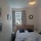 Cosy room 10 min from beach