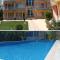 Sunny House Apartments & Pool