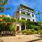 Villa Velzon Guesthouse