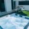 EriZen Jacuzzi suites