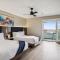456 Embarcadero Inn & Suites