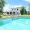 Villa à Castres, Maison 10 personnes avec piscine privée, jardin et 5 chambres