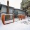 Cozy mid-century getaway near Downtown