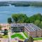 Omega Lake Prestige # 5 Private Pool & Jacuzzi & Sauna & Gym & Lake Access