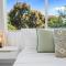 22 Superb Subiaco Apt for Couplesparkng