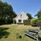 Cozy Holiday Home in Zonnemaire near lakebeach