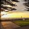 Seafield Tower Glenelg Apartment