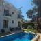 White Pine Villa With Pool