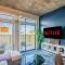 Alluring 2BD - DT - Gym, Pool, Parking - Sleeps 8