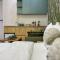 Shirin And Cozy Apartment With Jacuzzi Balcony