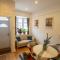 The Narrow House - Victorian house bursting with character & parking