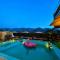 Qingqian Guanshan Swimming Pool Private Hot Spring B&B