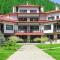 Everwood Hotel & Restaurant