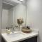 The Hollywood Blvd Loft FREE AND DESIGNATED PARKING