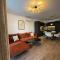 Modern 2 Bedroom - 2 Baths - Private Garage Free in Center