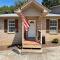 Cozy 2 Bedroom Townhouse Near Lake and Restaurants