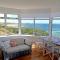 Bright comfy home, sea views and big skies