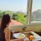 BACHOS HOTEL SULTANAHMET enjoy breakfast on the teracce with a sea view