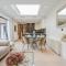 Mayfair's Luxurious Gem with Terrace