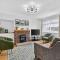 StayByNumbers - Spacious three bed house Royal Hillsborough