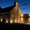 Peedie Orkney Cottage with Hot Tub