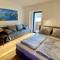 Modernes Apartment am Traunsee - See, Berge, Fitness & Parkplatz