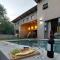 Afri Villa Stays - Luxury Bush Villa Hyena